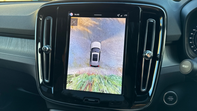 Volvo XC40 2.0 B4P Ultra Dark 5dr Auto Petrol Estate